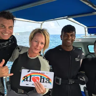 #scuba #hawaii http://rainbowscuba.com/waikiki-scuba-diving.html @rainbowscuba