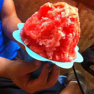 House special "dragon's blood" (a blend of lychee, watermelon, coconut and strawberry) pretty good!