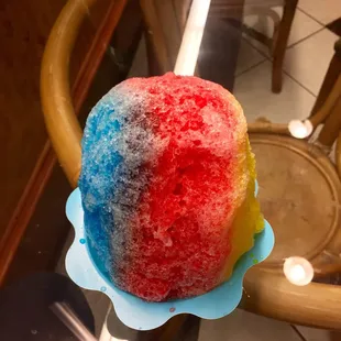 Small classic shaved ice. Banana. Vanilla. Strawberry.