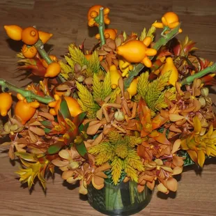 A tropical blend of gold and yellow.