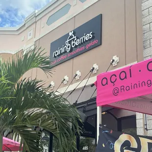 Located in Waterford Lakes near Nike.