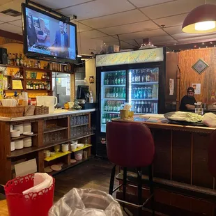 Kitchen/alcohol fridge/checkout