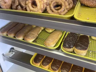 MR Donuts