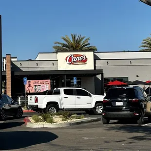 Let&apos;s try the new Raising Canes spot in Chula Vista