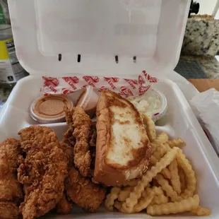 The chicken finger meal .
