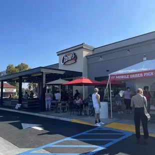 Our front to pickup mobile order or dine inside
