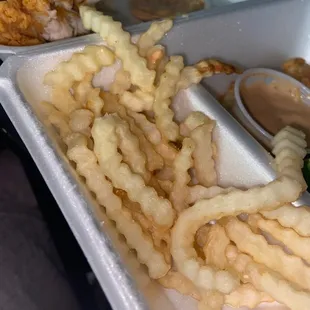 uncooked unseasoned fries slow wrong order , at that no toast? how do u mess up a place with like four things on the menu!