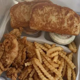 4 piece with fries, coleslaw cane sauce and 2 toasts