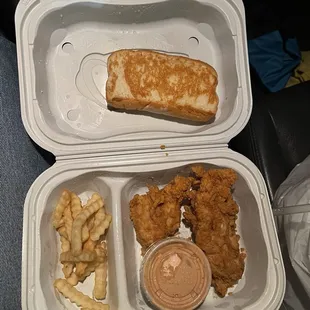 What the heck where&apos;s the rest of my food it&apos;s a 3 finger box ?