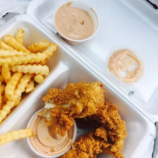 food, chicken wings and fried chicken