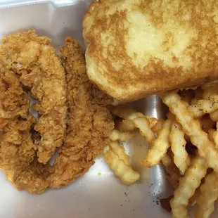 So called 3 finger combo but looks like kids size chicken tenders