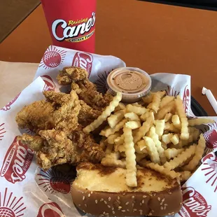 The Box Combo - 4 Chicken Fingers