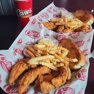 food, chicken wings and fried chicken