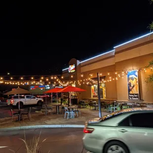 Cute. Large outdoor eating area.