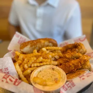 Raising Cane's Chicken Fingers