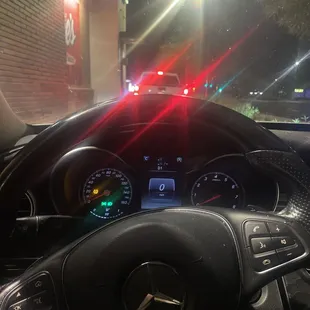 Cane&apos;s Drive thru