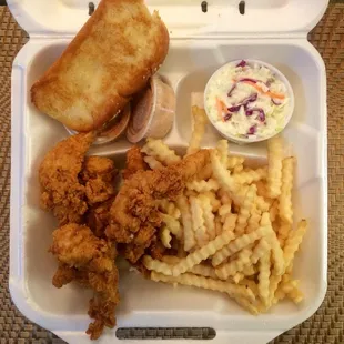 The Caniac Combo: six chicken fingers, fries, slaw, Texas toast, and a 32-ounce drink. I chose lemonade (not pictured)