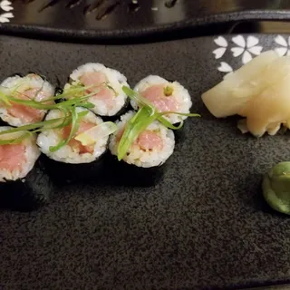 Spicy Tuna Maki Roll