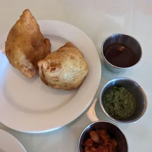 Vegetable samosas