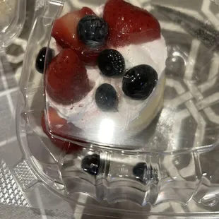 Cheesecake with fruit