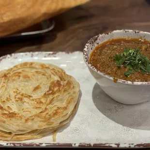 PAROTTA WITH CHICKEN SALNA