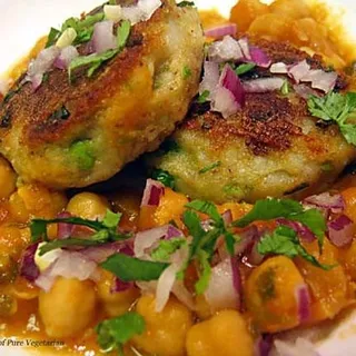 Aloo Tikki Chaat