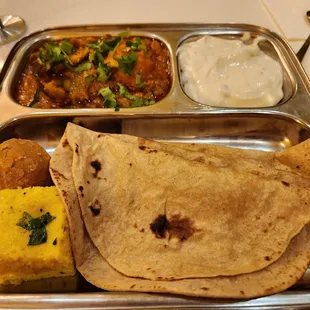 Shrikhand roti thali with undhiyu