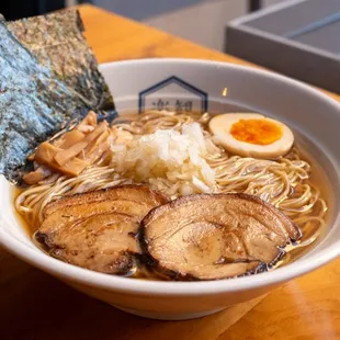 Enjoy the authentic flavors of AMBER (soy sauce ramen) once again! We&apos;ve resumed importing RAKKAN&apos;s special sauce and oil from Japan