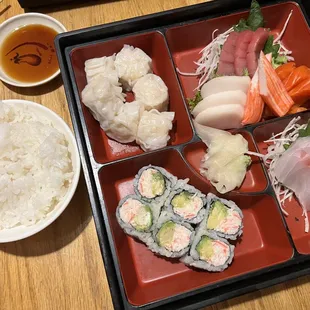 Sashimi Bento Box! 16 pieces. Highly recommend 5/5. IG: @amei.eats