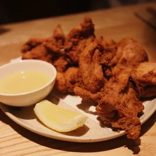 chicken wings and fried chicken, fried chicken, chicken, chicken wings, bbq wings, bbq chicken, fried chicken wings, poultry, food