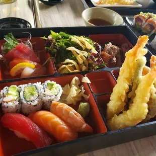 Deluxe Bento