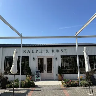 the entrance to the restaurant