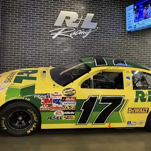 Nascar sponsored by R&amp;L carriers