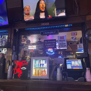 General bar area, good vibes here. The bartender Tanisha, has good conversations and is very attentive.