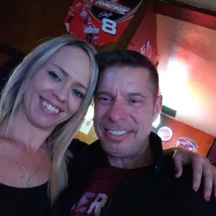 Kelly is the best bartender in this whole town! Love her!