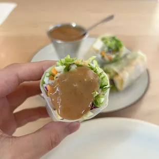 Salad roll with peanut sauce