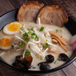 TONKOTSU RAMEN