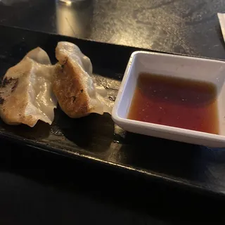 Vegetable Gyoza - 6 Pieces