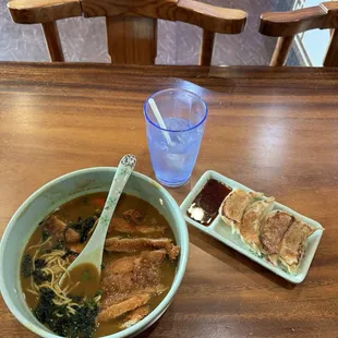 Ramen bones Kapolei Chicken Katsu Curry Ramen, 4 piece Gyoza.