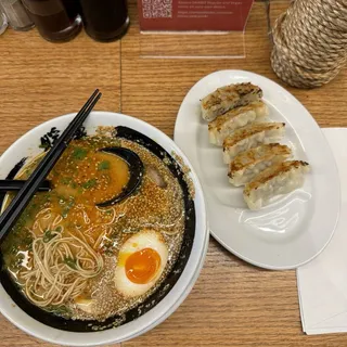 5 Pieces Vegan Pan-Fried Gyoza