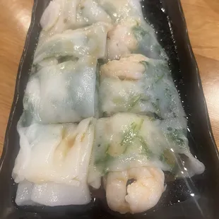 Steamed rice roll with shrimp and cilantro