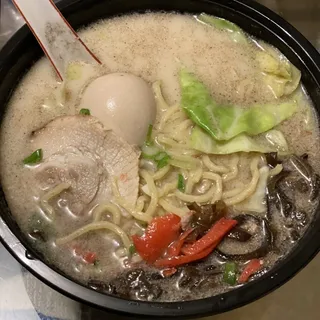 Black Tonkotsu Ramen