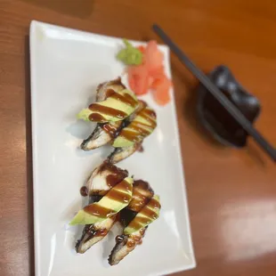 Eel avocado sushi