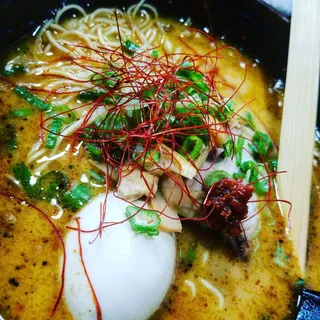 Spicy Garlic Chicken Broth Ramen
