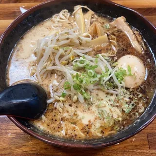 Garlic Lover's Pork Broth Ramen