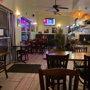 Small and cozy dining room.