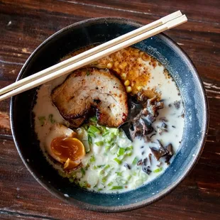 Tonkotsu with corn.