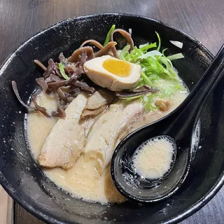 Pork Garlic Lovers Ramen*