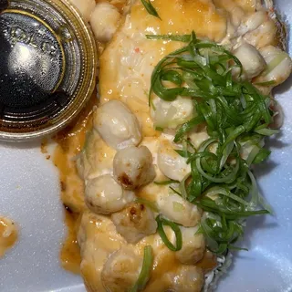 7. Dynamite Scallop Roll*