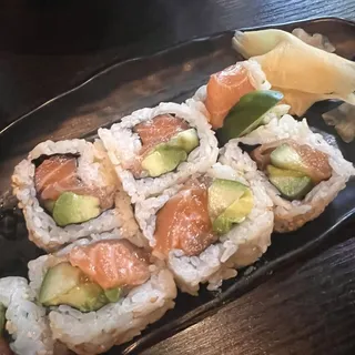 Salmon Roll (8)*